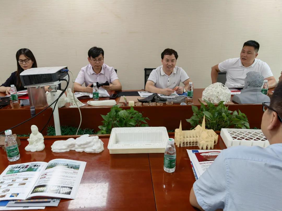 廣西理工職業(yè)技術(shù)學校領(lǐng)導一行蒞臨我司交流參觀 洽談增材制造(3D打印)校企專業(yè)共建合作事宜